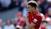 Bek kanan Liverpool Trent Alexander-Arnold jadi pemain dengan assist terbanyak sebagai pemain bertahan di Liga Primer Inggris. Arnlod paling tepat mengisi posisi bek kanan di skuat terbaik Liga Inggris. (Reuters/Carl Recine)