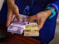 Istri Zaman Now: Tak Peduli Uang Dari Mana, Asal Suami Setor!