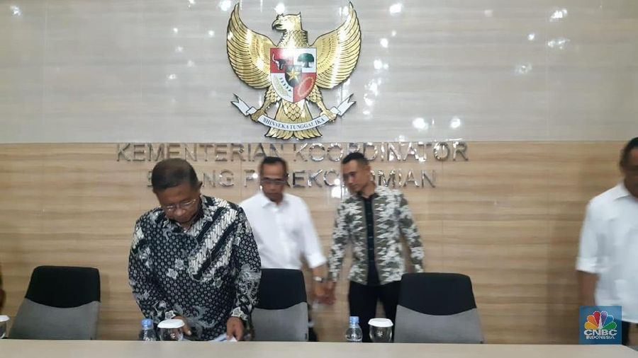 Pemerintah harus bersinergi dalam mengatasi mahalnya harga tiket pesawat.