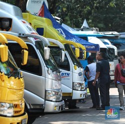 Warga Mulai Datangi Layanan Penukaran Uang Receh di Monas
