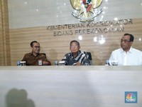 Pengumuman! Tarif Batas Atas Pesawat Turun Sampai 16%