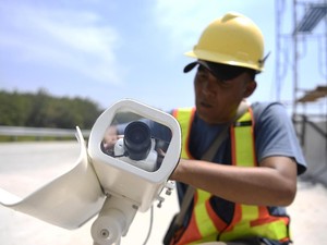 Menko PMK Minta Jarak CCTV Jalan Tol Diperbaiki
