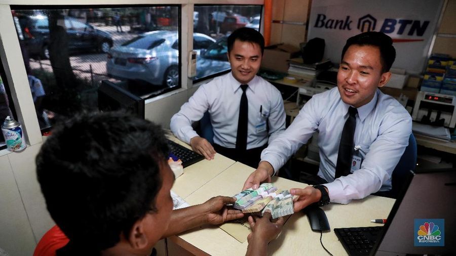 Nilai tukar rupiah terhadap dolar Amerika Serikat (AS) pada pembukaan pasar di pasar spot pagi ini masih tertekan.