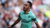 Penyerang Arsenal, Pierre-Emerick Aubameyang, menjadi top skor bersama dengan Sadio Mane dan Mohamed Salah di Liga Inggris musim ini. Namun, Aubameyang lebih layak masuk dalam daftar Best XI karena mengerek The Gunners dari keterpurukan. (REUTERS/Scott Heppell )