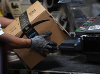 Gokil! Barang Impor Serbu 'Jantung' Pusat Industri RI