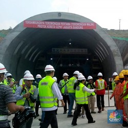 Ditunda Sementara, Proyek Kereta Cepat JKT-BDG Molor?