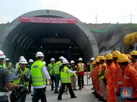 Ditunda Sementara, Proyek Kereta Cepat JKT-BDG Molor?