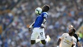 Idrissa Gueye diklaim Daily Mail masuk radar MU sebagai pengganti Ander Herrera yang memilih hengkang dari Old Trafford akhir musim ini. (Reuters/Jason Cairnduff)