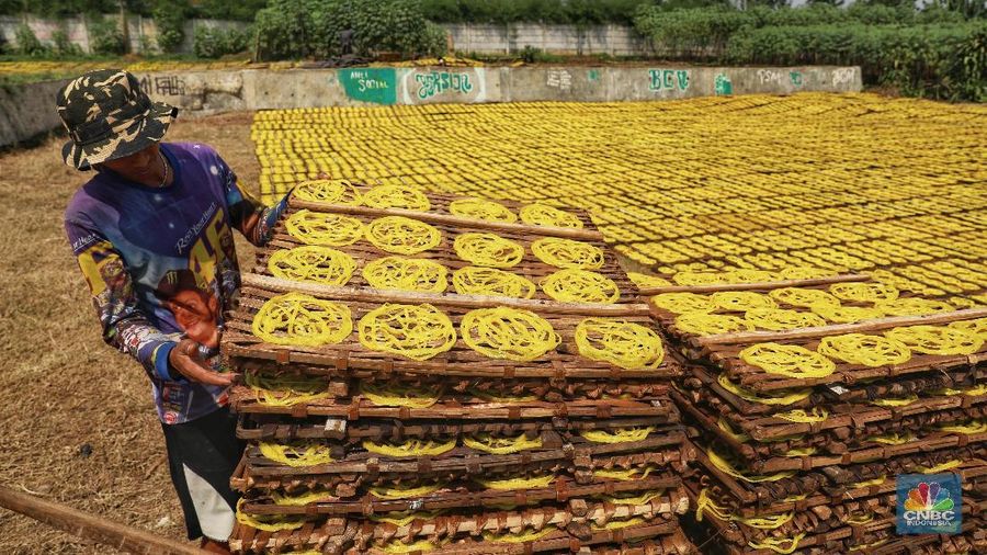 Kerupuk yang biasanya ramai dicari saat bulan ramadhan ini banyak dihasilkan dari kampung tersebut.