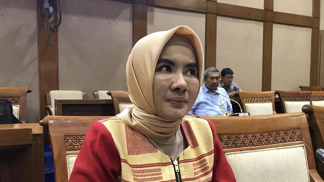 Tanpa Ahok, Nicke Widyawati Hadapi Gempuran DPR ke Pertamina - CNBC Indonesia