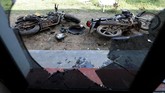 Sepanjang malam, masyarakat lokal di beberapa penjuru Sri Lanka menyerang masjid dan toko-toko milik warga Muslim. (Reuters/Dinuka Liyanawatte)