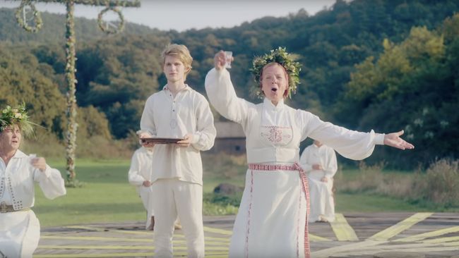 Teror Absurd 'Midsommar'