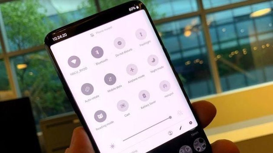 Harganya dijual mulai dari Rp 9.665.286 harganya ratusan dolar lebih murah dari ponsel premium seperti Samsung Galaxy S10 +
