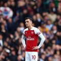 Mesut Oezil, Buah Simalakama Buat Arsenal