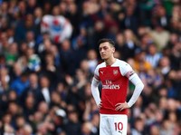 Mesut Oezil, Buah Simalakama Buat Arsenal