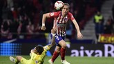 Bek Atletico Madrid asal Brasil, Filipe Luis, yang sudah berusia 33 tahun masih diminati klub-klub besar seperti Barcelona dan Paris Saint-Germain. (Photo by JAVIER SORIANO/AFP)