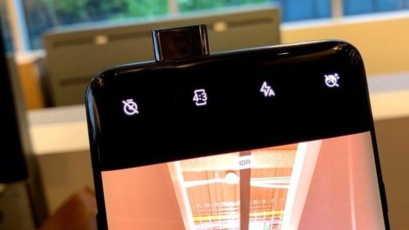 Harganya dijual mulai dari Rp 9.665.286 harganya ratusan dolar lebih murah dari ponsel premium seperti Samsung Galaxy S10 +