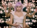Miley Cyrus Ungkap Sisi Gelap Musisi lewat 'Black Mirror'