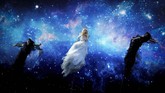 Kate Miller-Heidke, seorang peserta dari Australia, tampil di semifinal pertama kontes bernyanyi Eurovision 2019 di Tel Aviv, Israel. (REUTERS/Ronen Zvulun)