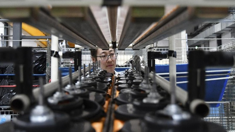 Kenaikan tarif Presiden Donald Trump pada impor Cina telah membuat para produsen dan konsumen di China mengalami kesulitan.