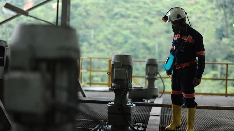 Harga saham PT Aneka Tambang Tbk (ANTM) terus menanjak pada perdagangan sesi I.