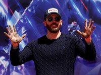 7 Tahun Pakai iPhone 6S, Captain America Akhirnya Ganti HP