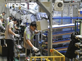 Perang Dagang Berkobar, Aktivitas Manufaktur China Loyo
