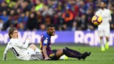 Gelandang serang asal Brasil Rafinha menjadi salah satu pemain yang sulit dijual Barcelona karena statusnya yang baru kembali dari cedera panjang. Rafinha belakangan dihubungkan dengan Tottenham Hotspur. (GABRIEL BOUYS / AFP)