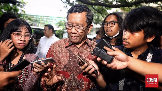 Mahfud MD Tegaskan Tak Gabung Tim Asistensi Hukum Wiranto