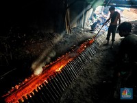 Intip Proses Pembuatan Lemang, Makanan Khas Ramadan