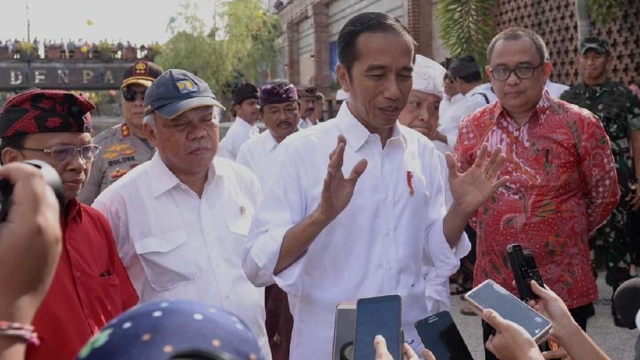 Jokowi memberikan pernyataan terkait dengan aksi demo yang di beberapa titik berujung ricuh hingga memakan korban.