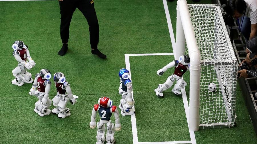 Kompetisi ini menarik perhatian para sarjana China maupun dunia dalam pengembangan indutri robot di dunia.