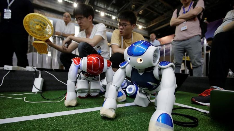 Kompetisi ini menarik perhatian para sarjana China maupun dunia dalam pengembangan indutri robot di dunia.