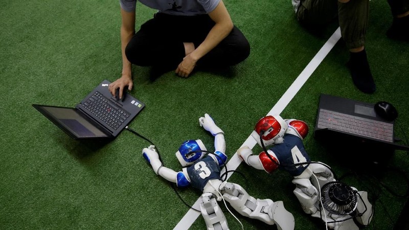 Kompetisi ini menarik perhatian para sarjana China maupun dunia dalam pengembangan indutri robot di dunia.