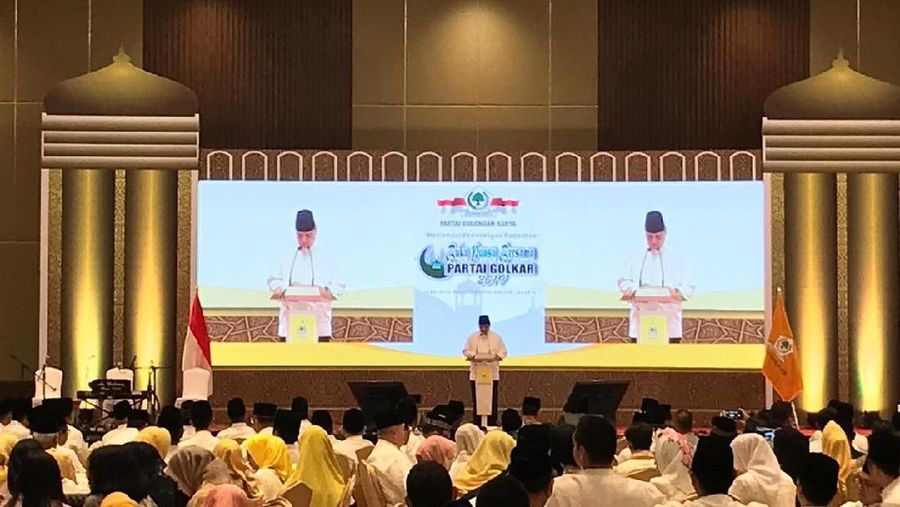 Ketum Golkar yang juga Menteri Perindustrian Airlangga Hartarto secara tegas menegaskan siap berada di barisan pendukung Jokowi.