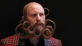 Kejuaraan Jenggot dan Kumis Dunia 2019 berlangsung di Antwerp, Belgia pada Jumat (17/5). (REUTERS/Yves Herman)