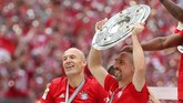 Arjen Robben dan Franck Ribery atau yang dikenal sebagai duet 'Robbery' dipastikan hengkang dari Bayern Munchen pada akhir musim ini seiring kontrak mereka yang berakhir. (REUTERS/Michael Dalder)