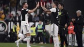 Andrea Barzagli digantikan Mario Mandzukic pada menit ke-61. Barzagli juga pernah merebut gelar Bundesliga bersama Wolfsburg dan Piala Dunia 2006 bersama timnas Italia. (Marco Bertorello / AFP)