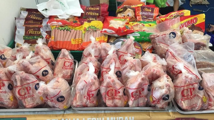 Ketentuan wajib label halal pada aturan aktivitas impor daging dan produk daging sempar hilang di aturan terbaru.