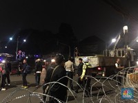Jalan di KPU Steril Dilengkapi Kawat Berduri, Polisi Berjaga
