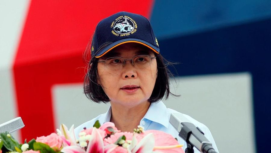 China dan Taiwan kini bersitegang. China menilai Taiwan adalah bagian dari negara tersebut dan akan mengenakan cara paksa jika untuk merebut kawasan itu.