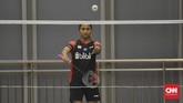 Pebulutangkis putri Indonesia Ni ketut Mahadewi tengah melakukan latihan servis. Indonesia wajib menang lawan Denmark guna menjadi pemuncak klasemen Grup 1B. (CNNIndonesia/Putra Permata Tegar Idaman)