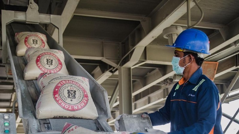 Jakarta, CNBC Indonesia- Semen merupakan kebutuhan utama dalam proyek infrastruktur. Inilah proses panjang pembuatan semen dari hulu sampai jadi infrastruktur.