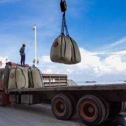 Produsen Semen China Jual Murah Demi Curi Pasar