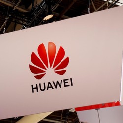 Anggota DPR AS Ngamuk Lihat Laptop Baru Huawei