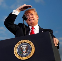 Gawat! Trump Lagi-lagi Ancam Kenakan Bea Impor Baru ke China