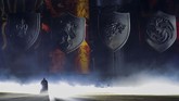 Sebelum episode yang ditunggu kurang lebih dua tahun terakhir itu tayang, sejumlah teori fan berkembang mengenai akhir dari drama fantasi itu. (REUTERS/Maxim Shemetov)