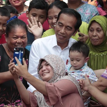 Saat Jokowi-Ma'ruf Pidato Kemenangan di Depan Emak-emak