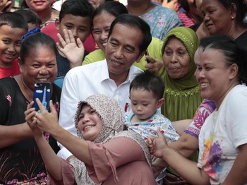 Saat Jokowi-Ma'ruf Pidato Kemenangan di Depan Emak-emak