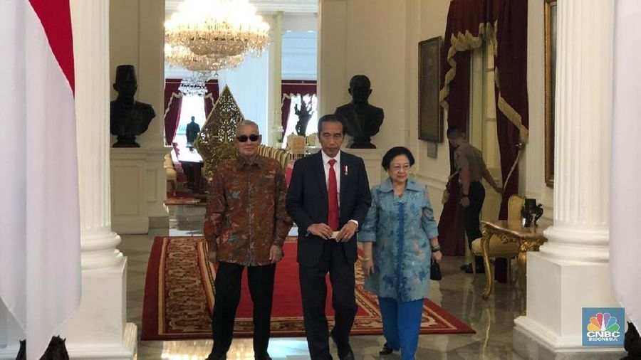 Mereka silih berganti menemui Jokowi.